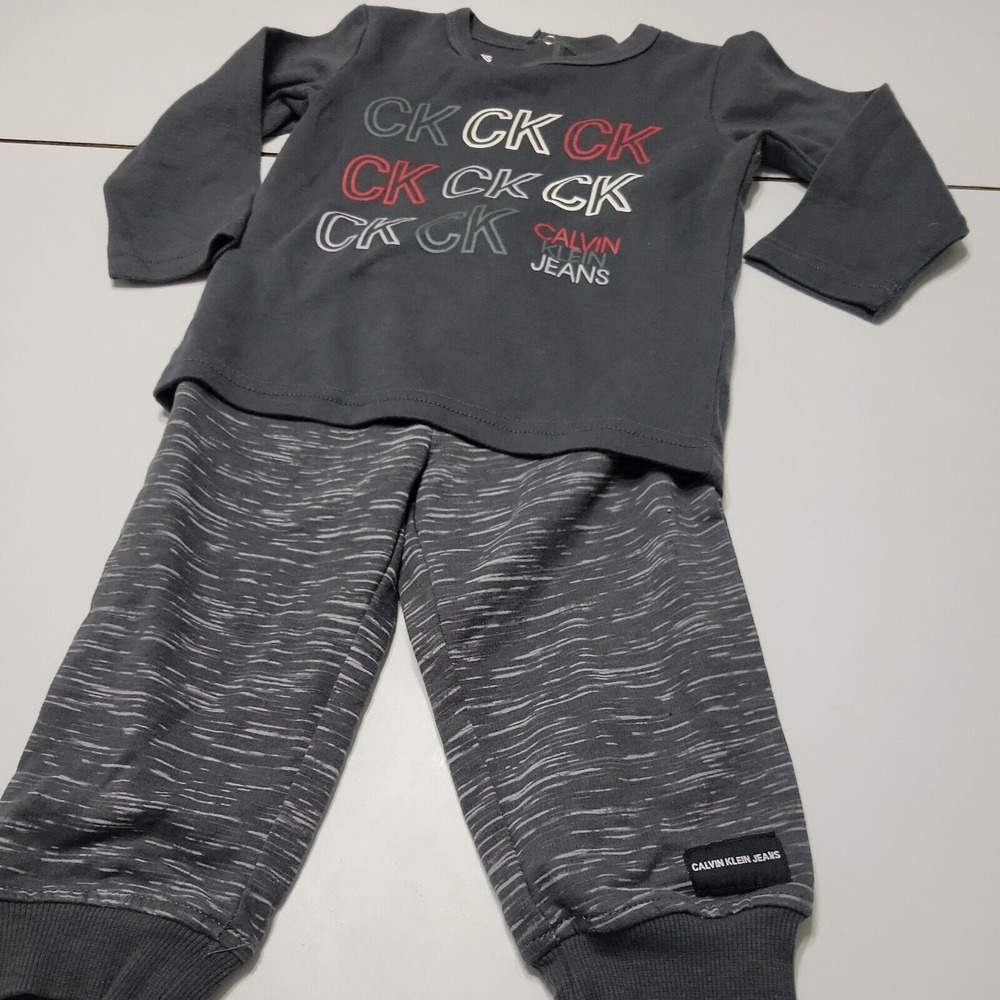 Calvin Klein Outfit Boy 18 Graphic Shirt Grey Crew Neck Long Sleeve Pullover Set
